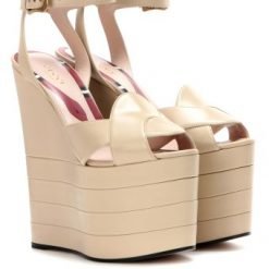 Gucci Leather platform sandals Beige